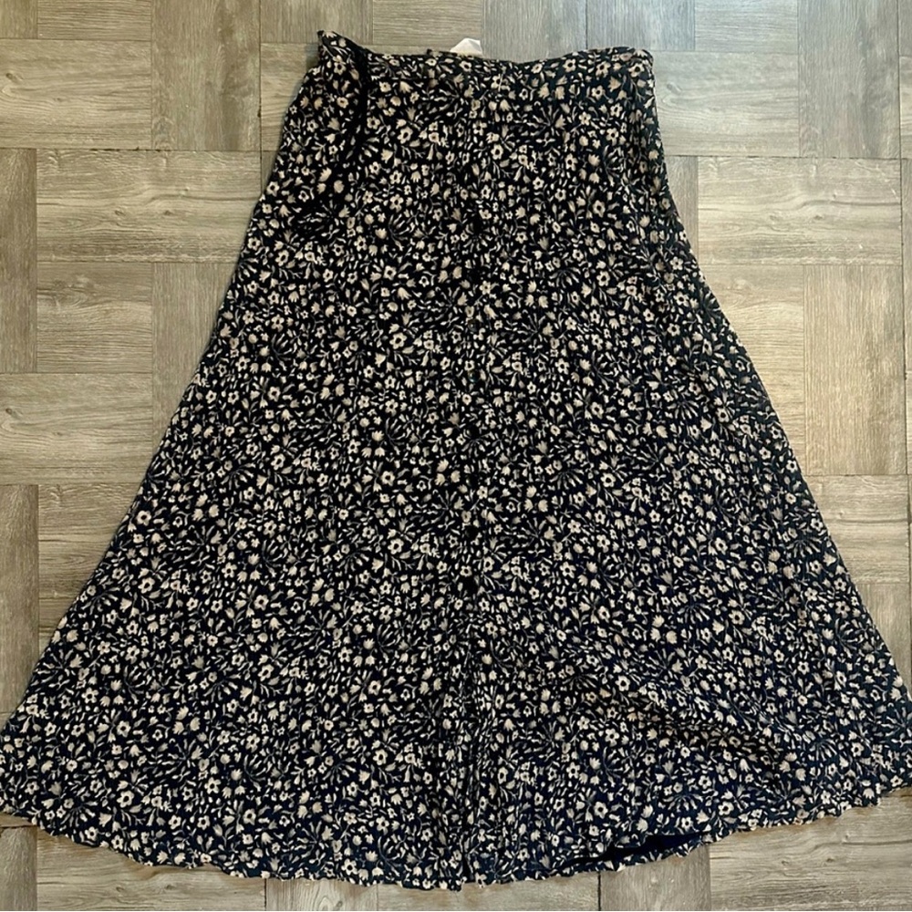 100% silk Vintage Jones New York ditzy floral skirt